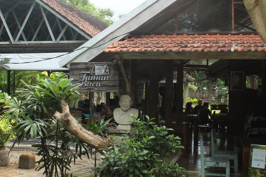 Best Book Cafe in Bali